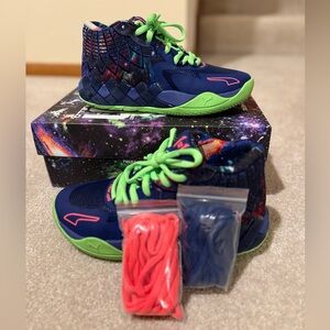 LeMelo Ball M.01 Galaxy Size 6 like new in box with extra laces